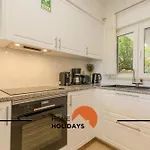 #322 Family Spacious & Cozy Apartamento