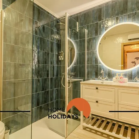 #322 Family By Holidays アパート